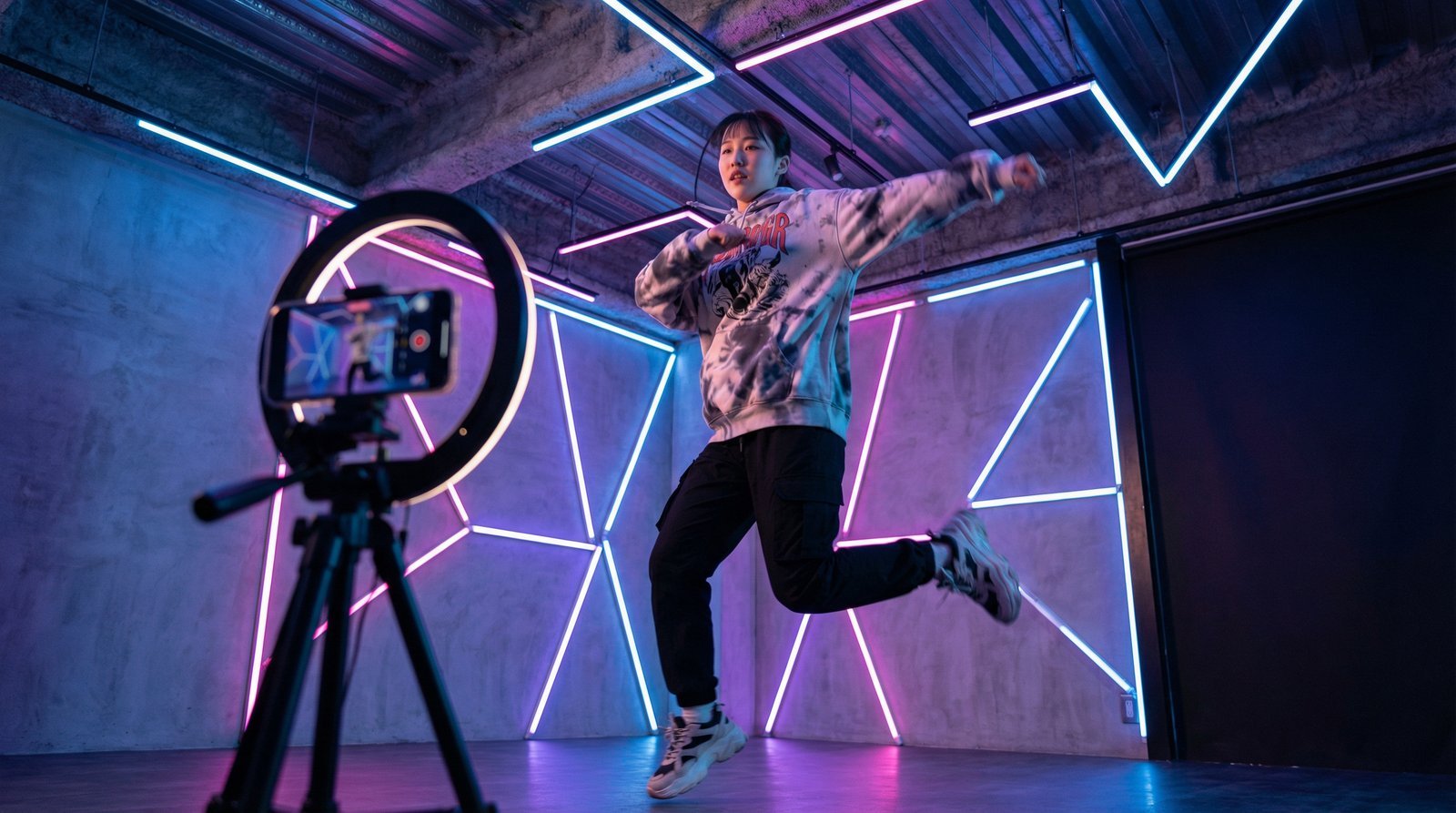 玩物社区短视频-潮流舞蹈挑战